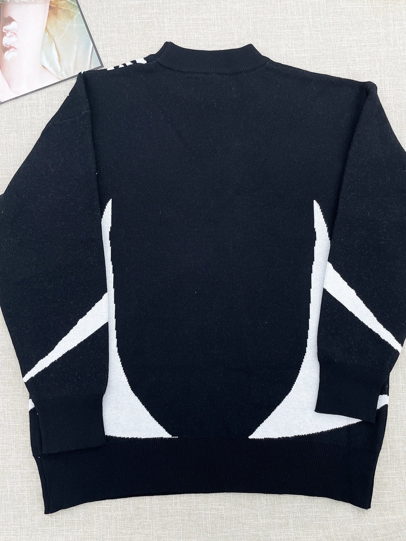 Design Floral Knit Sweater Black - 14