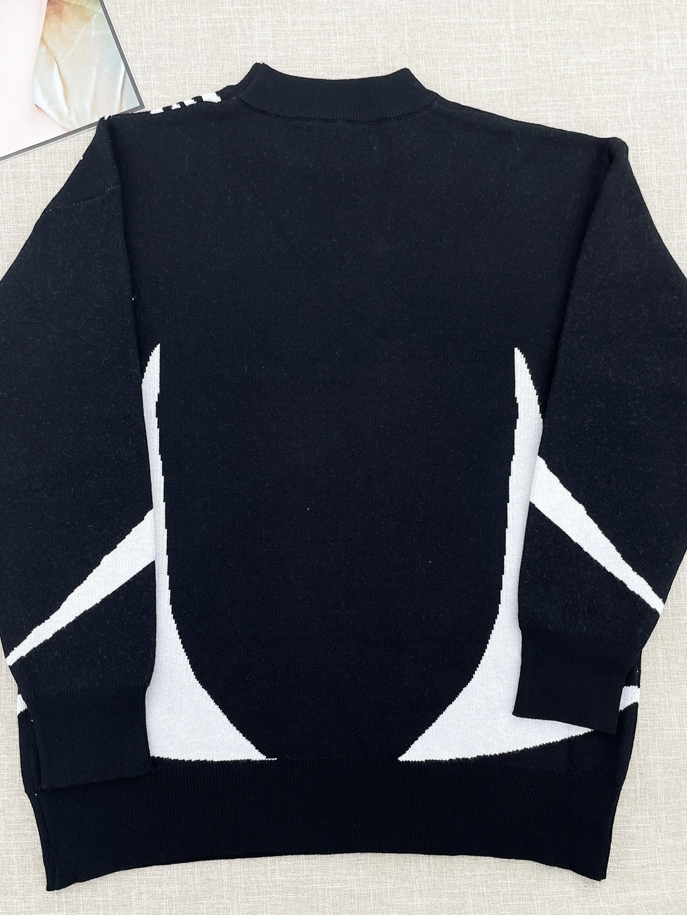Design Floral Knit Sweater Black - 12