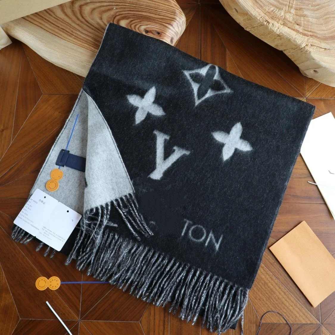 Louis Vuitton Scarf