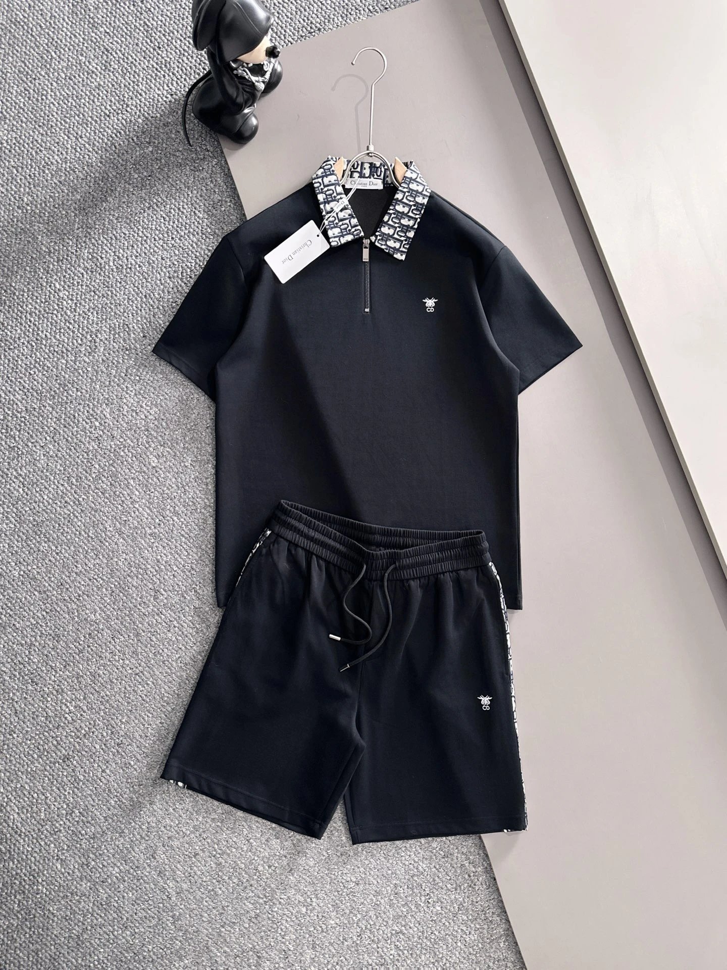 Balenciaga Matching Sets Short-Sleeve T-Shirt and Drawstring Shorts Set — H529