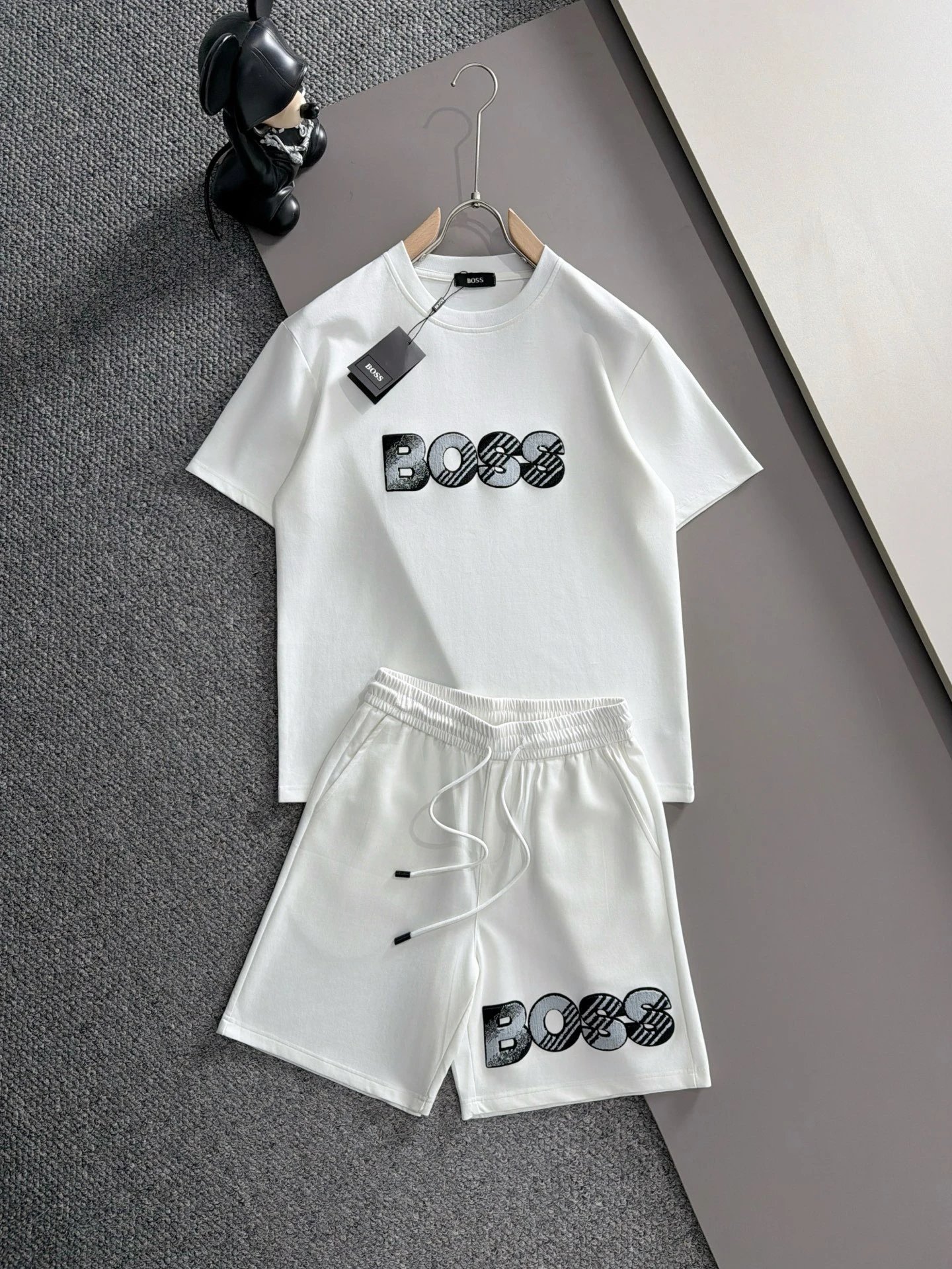 Balenciaga Matching Sets Short-Sleeve T-Shirt and Drawstring Shorts Set — H501