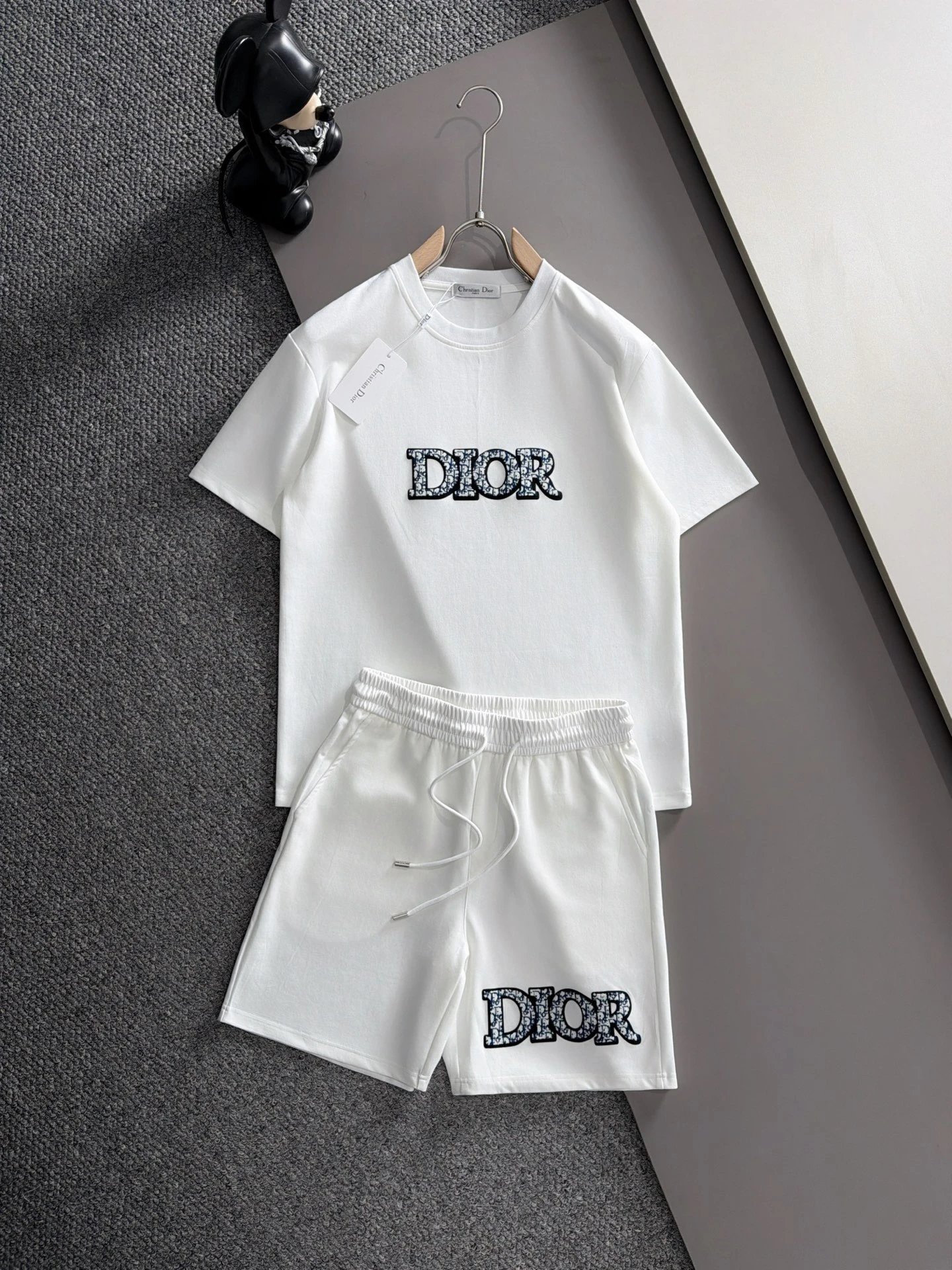 Balenciaga Matching Sets Short-Sleeve T-Shirt and Drawstring Shorts Set — H512