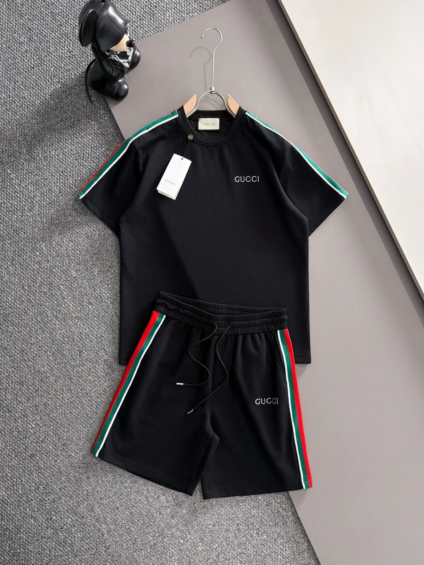 Balenciaga Matching Sets Short-Sleeve T-Shirt and Drawstring Shorts Set — H520