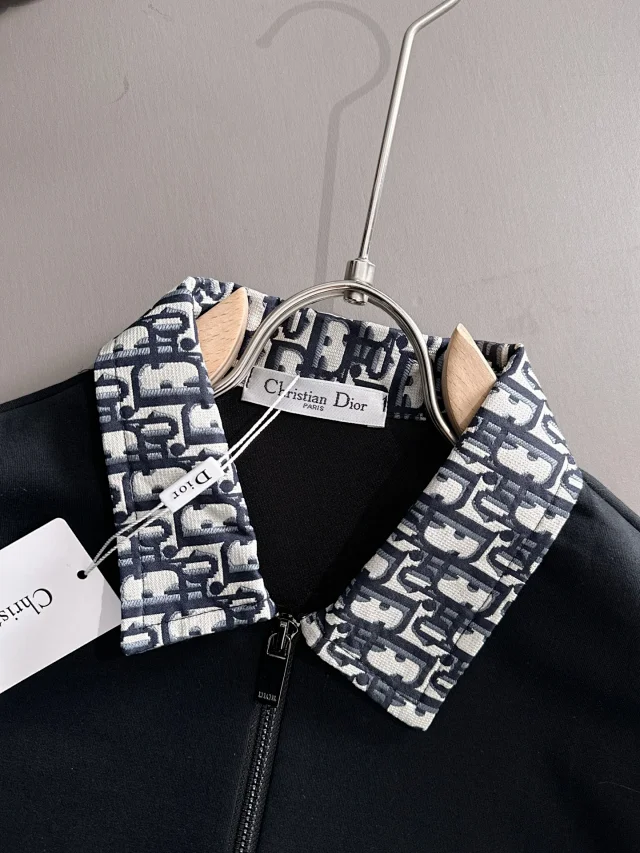Balenciaga Matching Sets Short-Sleeve T-Shirt and Drawstring Shorts Set product detail image 18