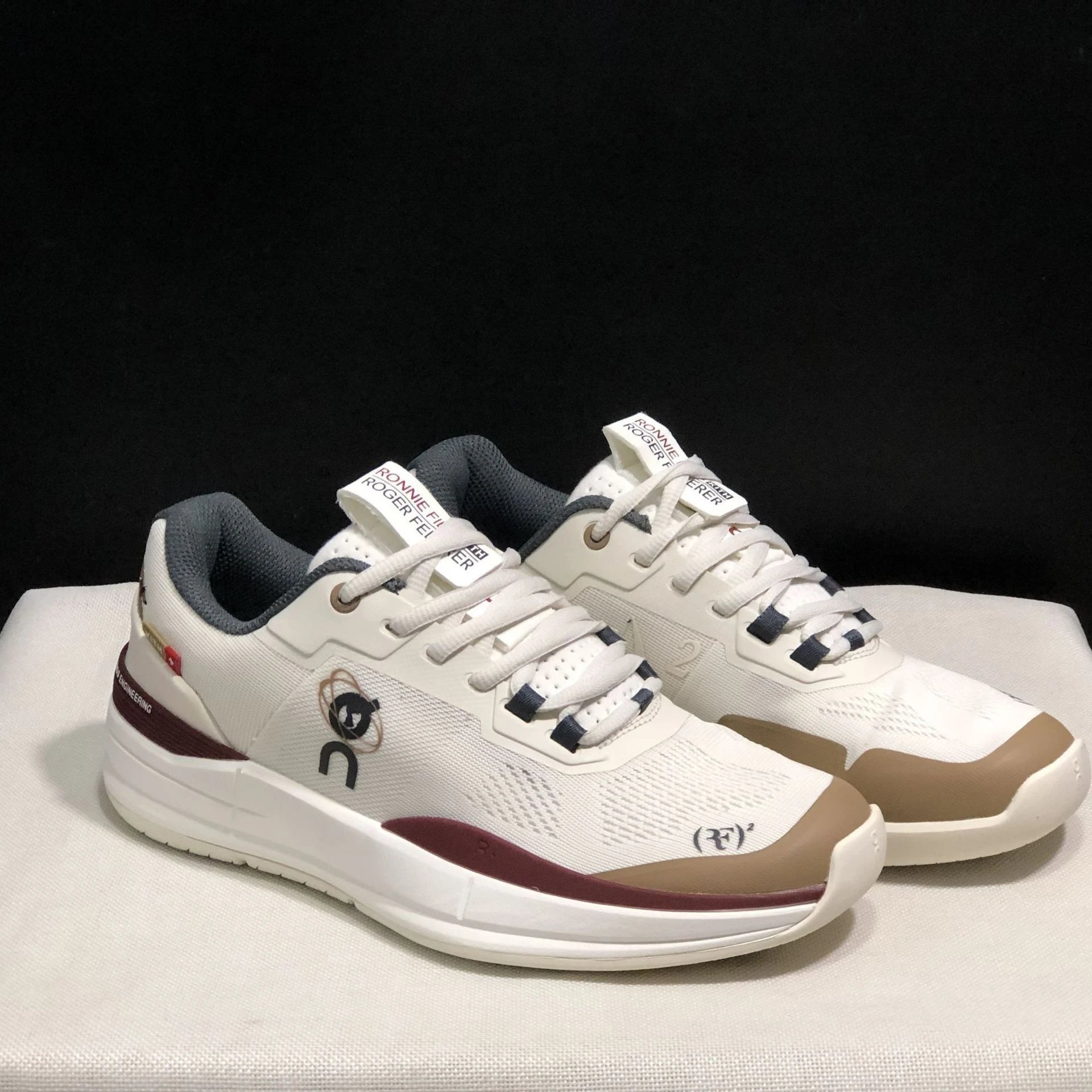 On Sneakers The Roger Pro tennis — White-brown