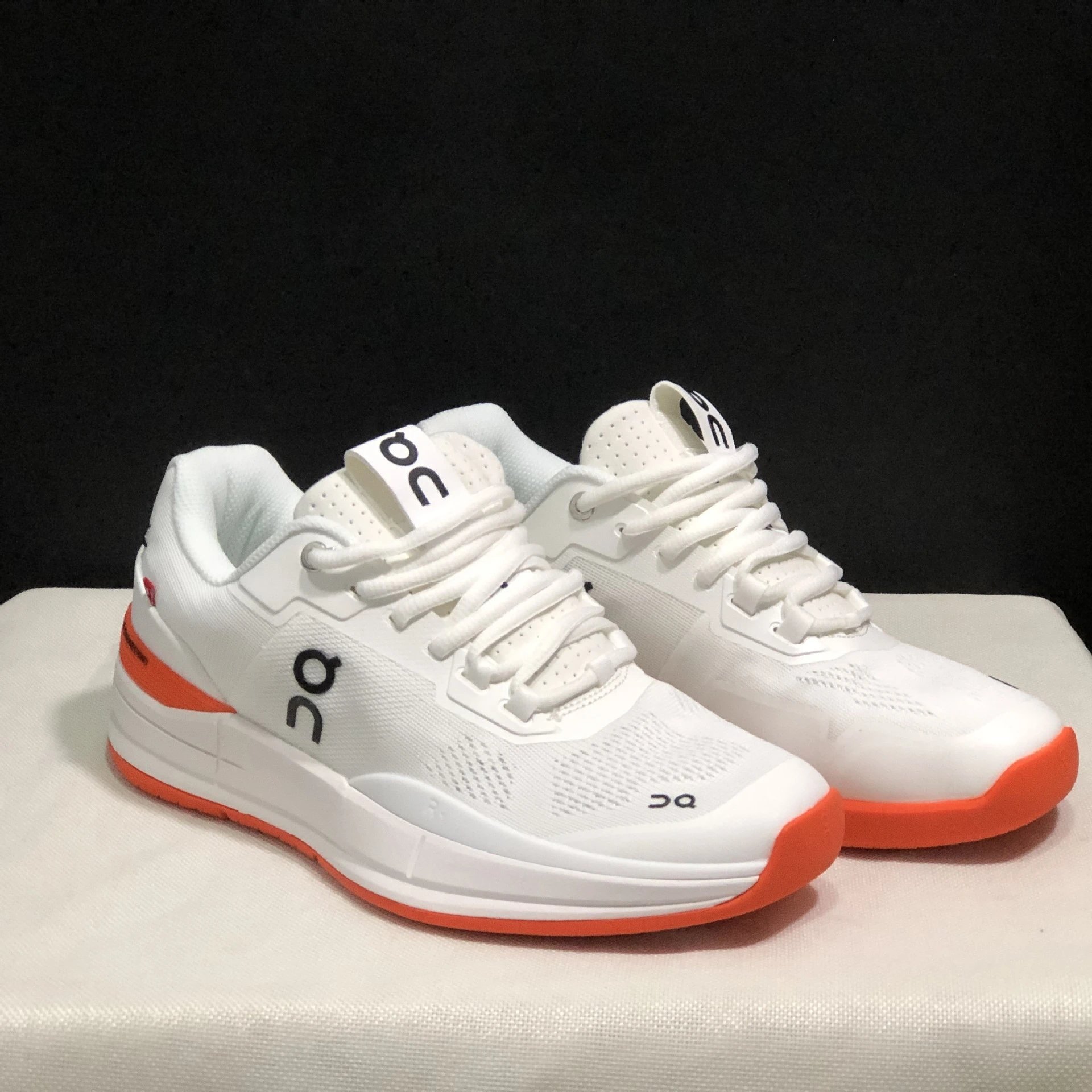On Sneakers The Roger Pro tennis — orange red white