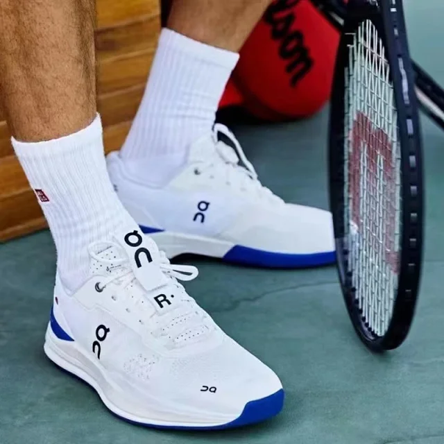 On Sneakers The Roger Pro tennis product detail image 17