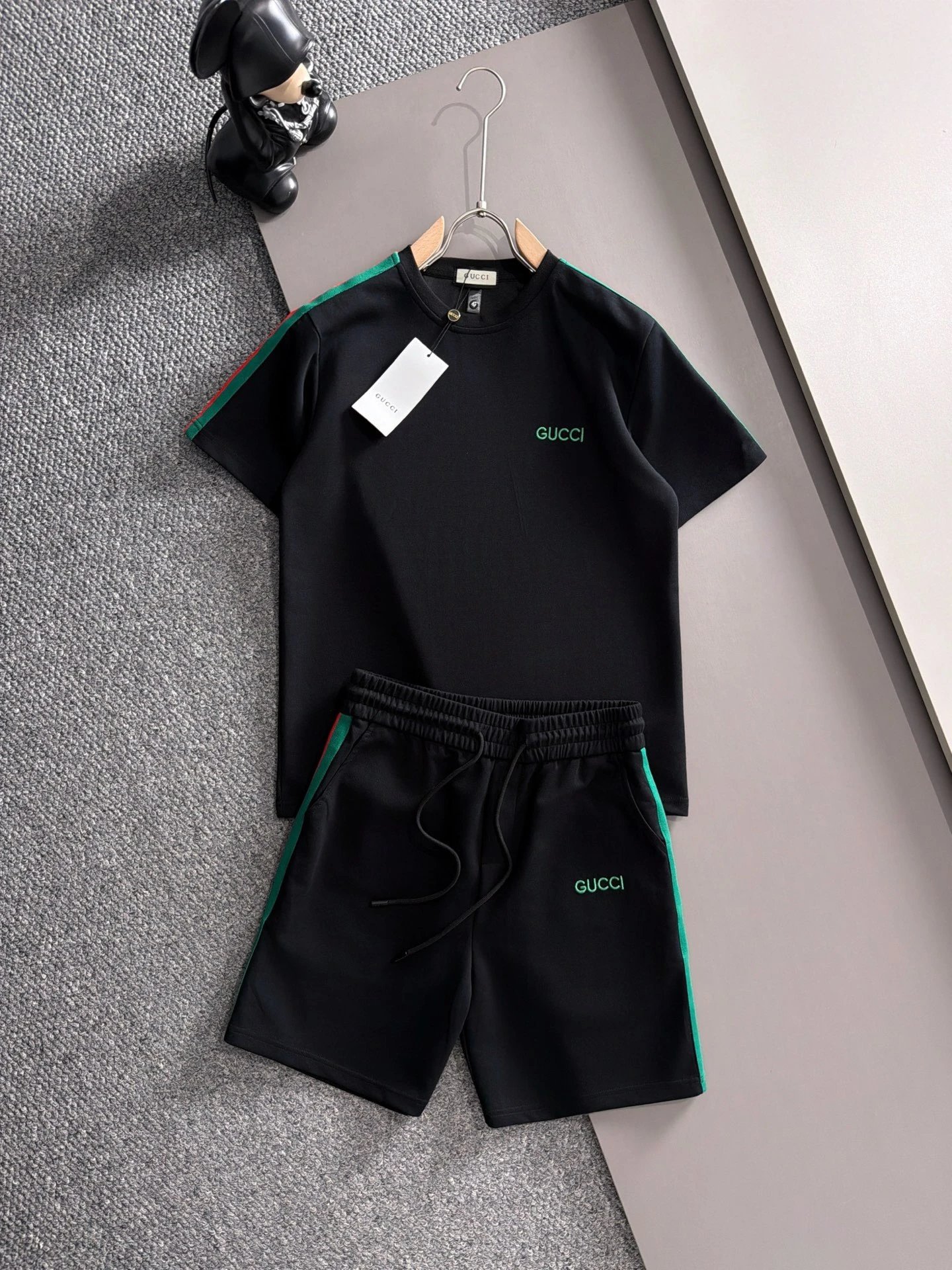 Balenciaga Matching Sets Short-Sleeve T-Shirt and Drawstring Shorts Set — H523