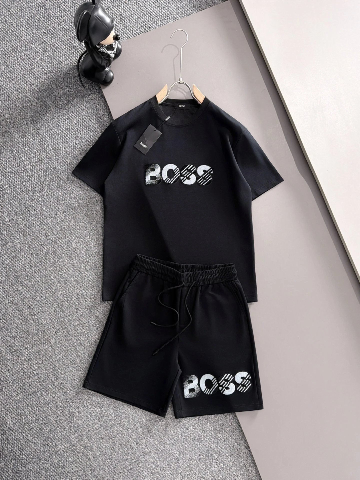 Balenciaga Matching Sets Short-Sleeve T-Shirt and Drawstring Shorts Set — H502