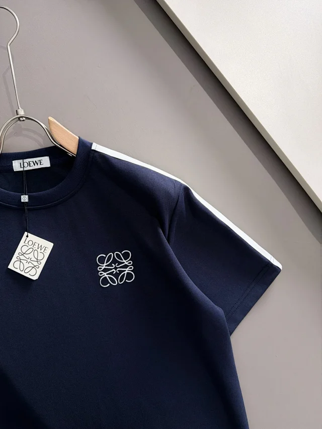 Balenciaga Matching Sets Short-Sleeve T-Shirt and Drawstring Shorts Set product detail image 16