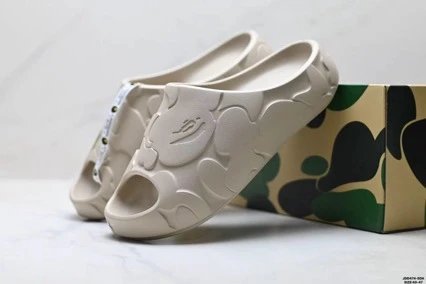 A Bathing Ape Slippers Head EVA slide image 4