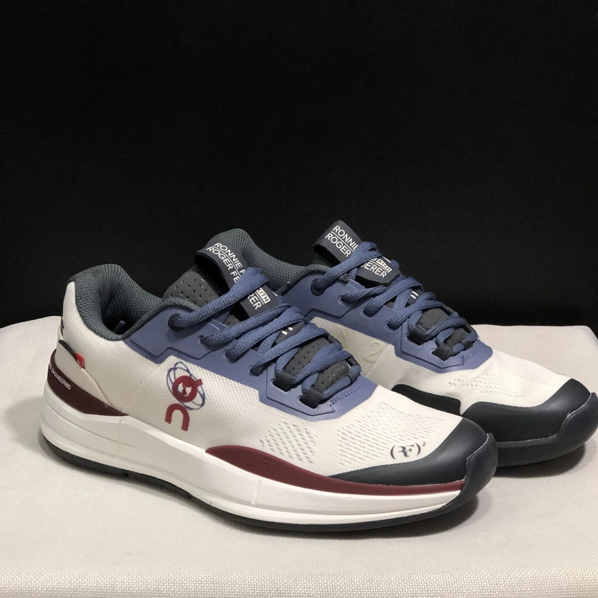 On Sneakers The Roger Pro tennis — maroon white