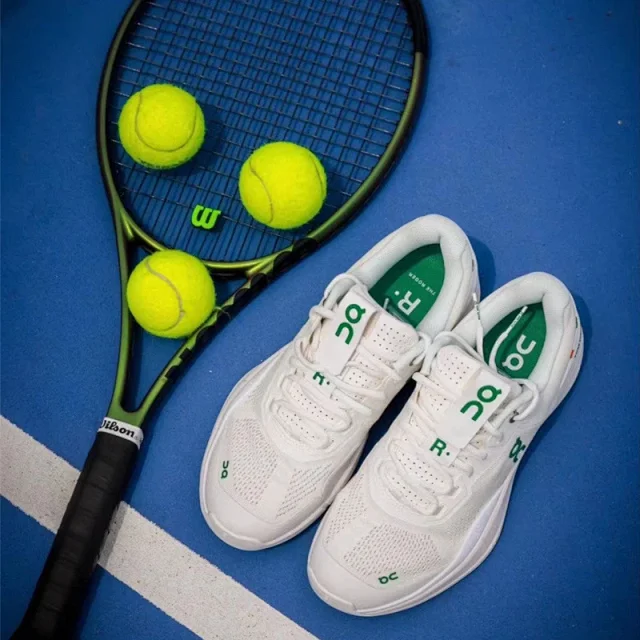 On Sneakers The Roger Pro tennis product detail image 16