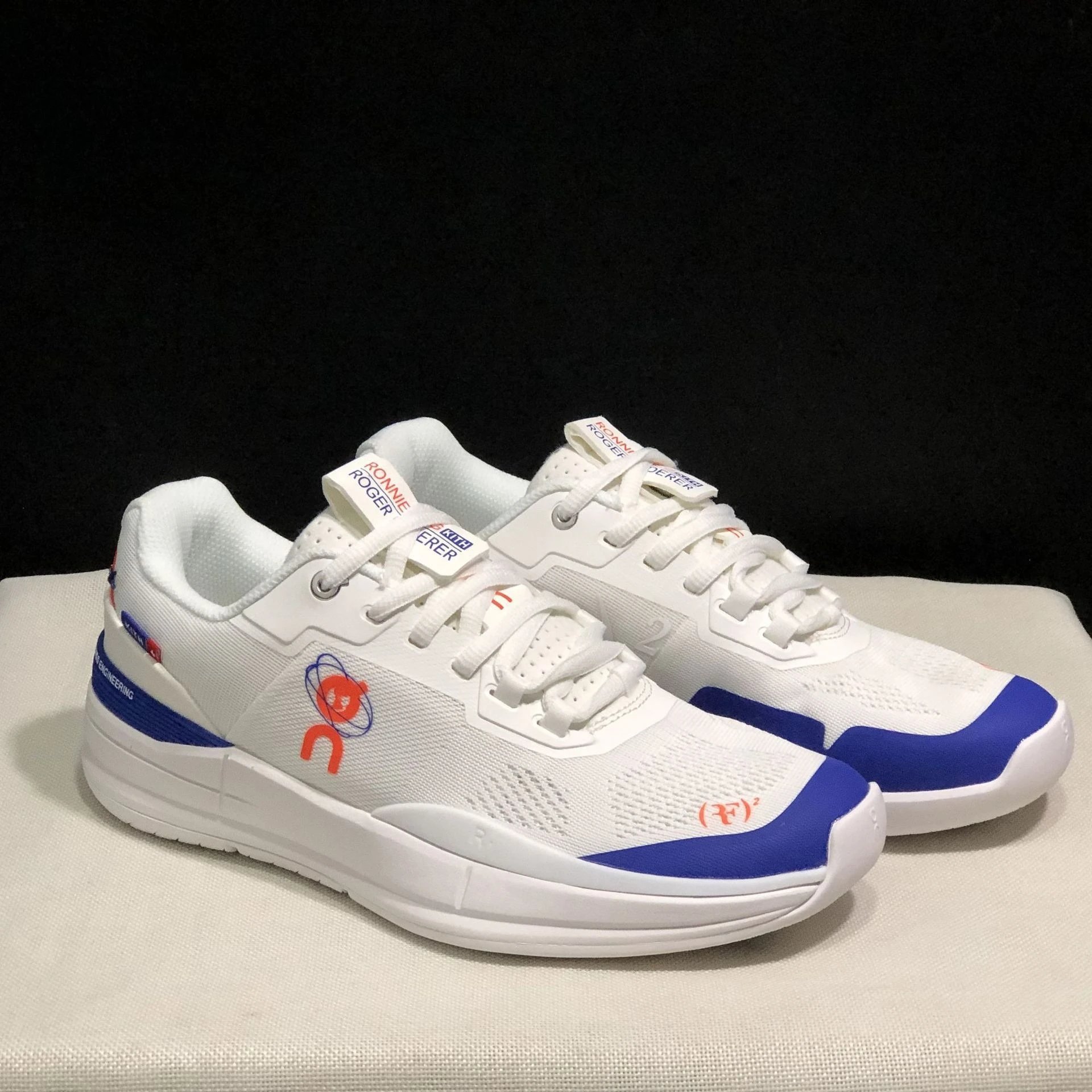 On Sneakers The Roger Pro tennis — Royal blue and white