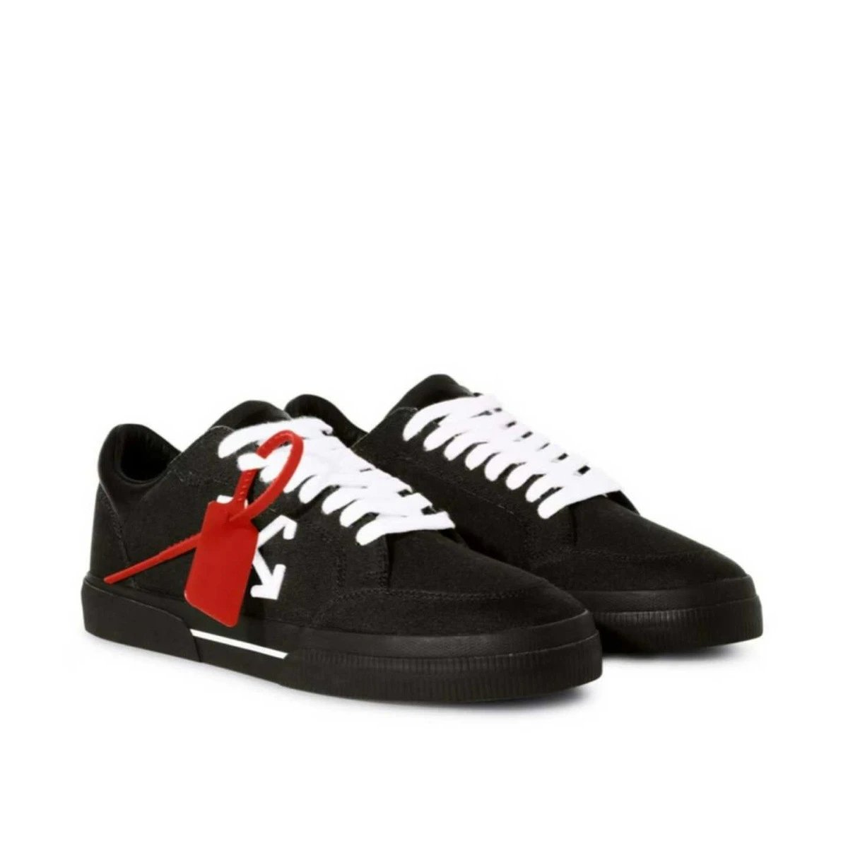 Off-White Sneakers Low-top with crossed-arrow graphic and striped sole — Black and white arrow
