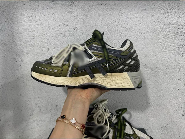 New Balance Sneakers 1906A product detail image 6