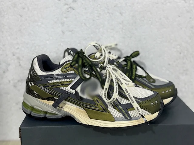New Balance Sneakers 1906A product detail image 3