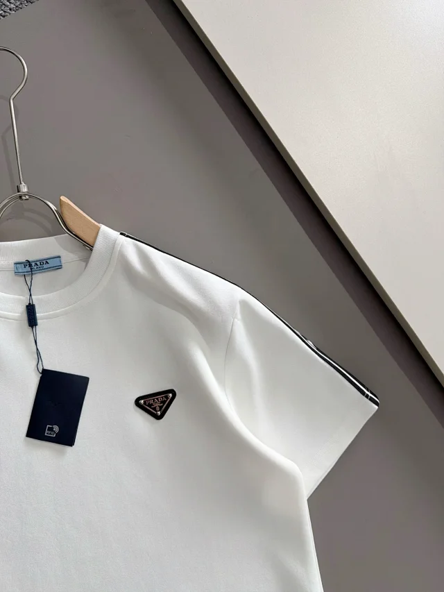Balenciaga Matching Sets Short-Sleeve T-Shirt and Drawstring Shorts Set product detail image 12