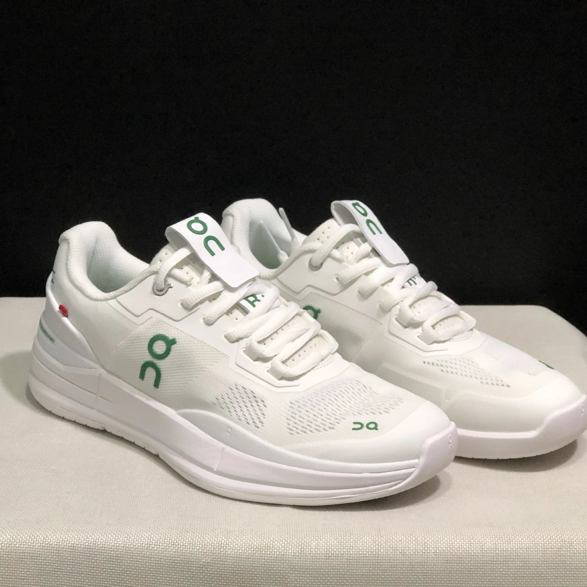 On Sneakers The Roger Pro tennis — White and green