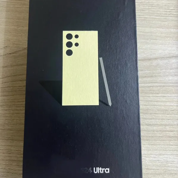 Samsung Galaxy S24 Ultra Smartphone - 1