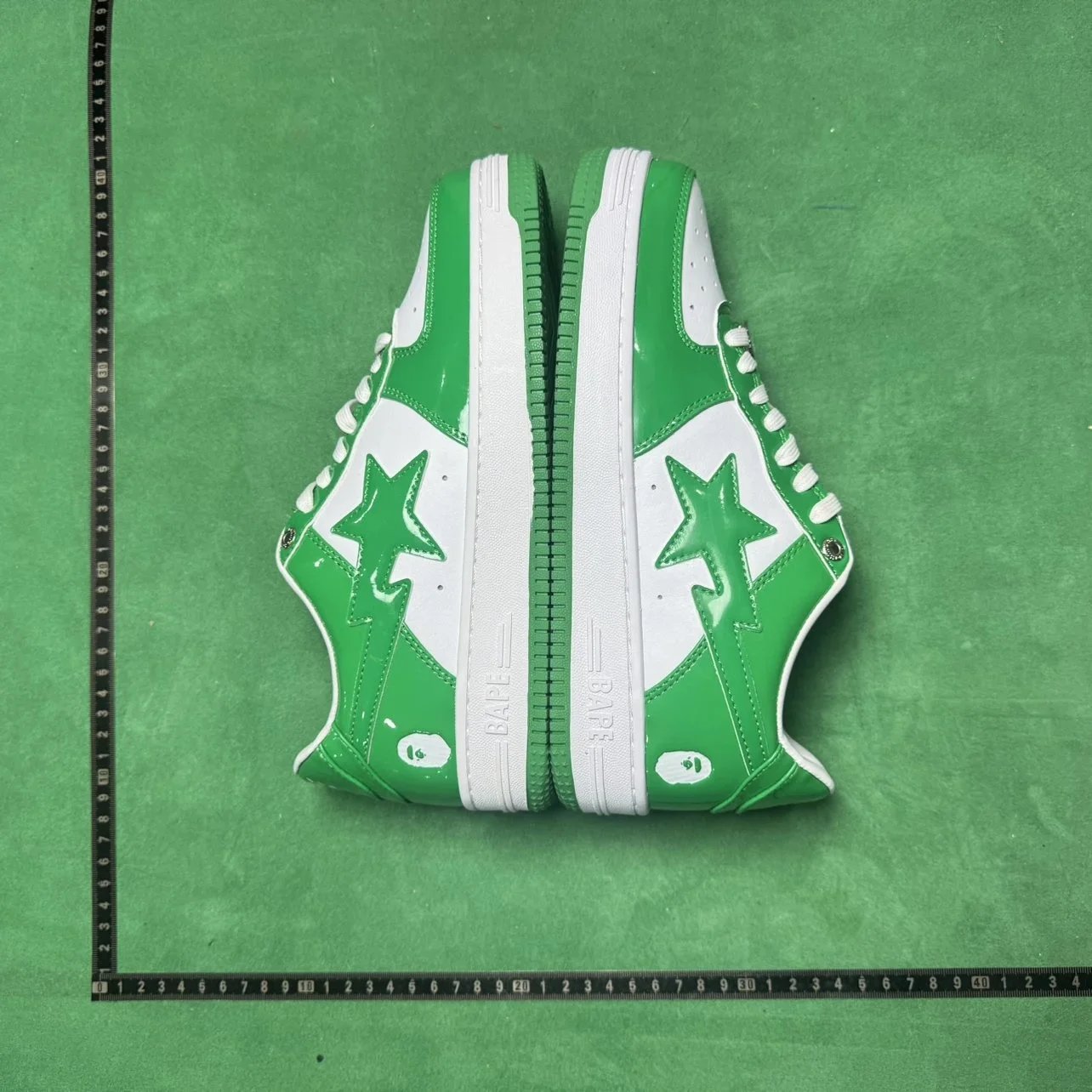 BAPE Sneakers Low-Top Shark and Star Graphic image 13