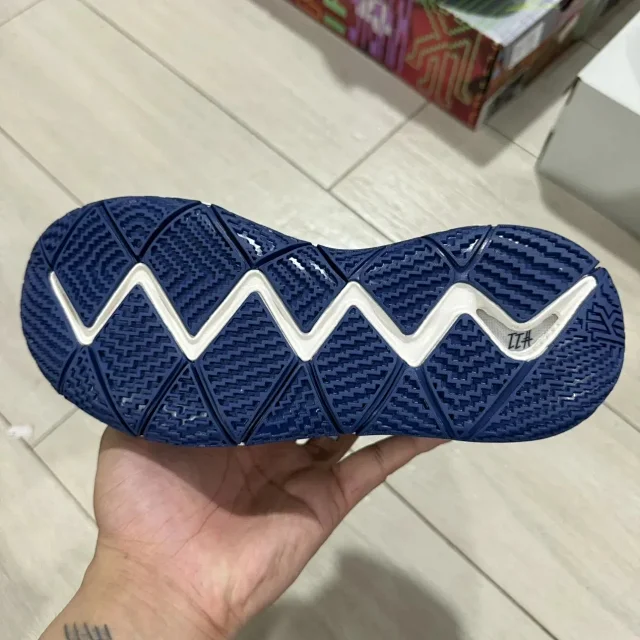 Nike Sneakers Kyrie 6 high-top basketball product detail image 4