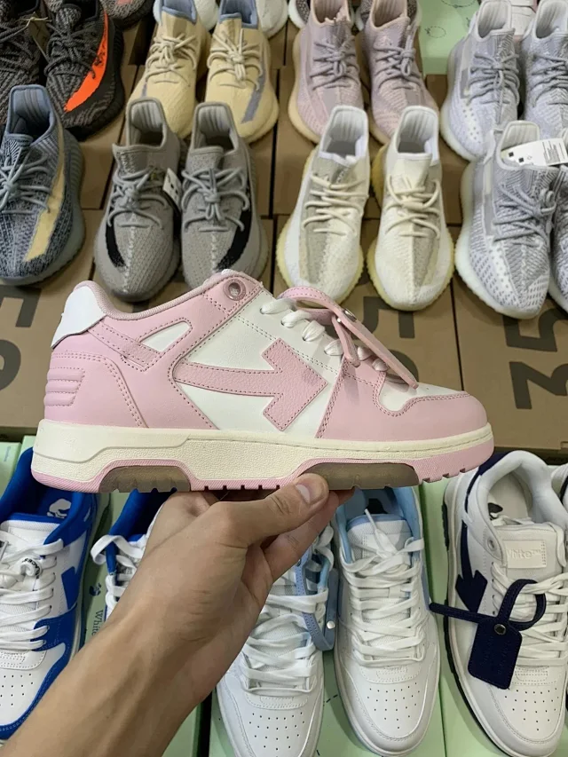 Off-White Sneakers Low-top lace-up with arrow appliqué and detachable lace tag product detail image 2