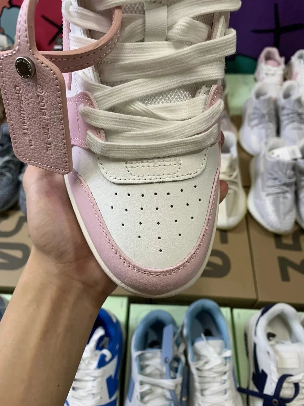 Off-White Sneakers Low-top lace-up with arrow appliqué and detachable lace tag image 9