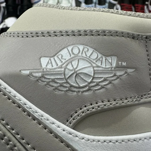 Nike Sneakers Air Jordan 1 Mid product detail image 17
