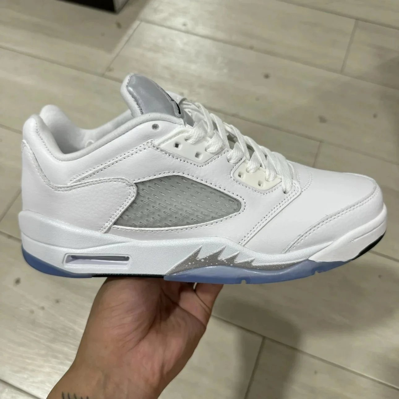 Jordan Sneakers Air 5-style low-top image 10