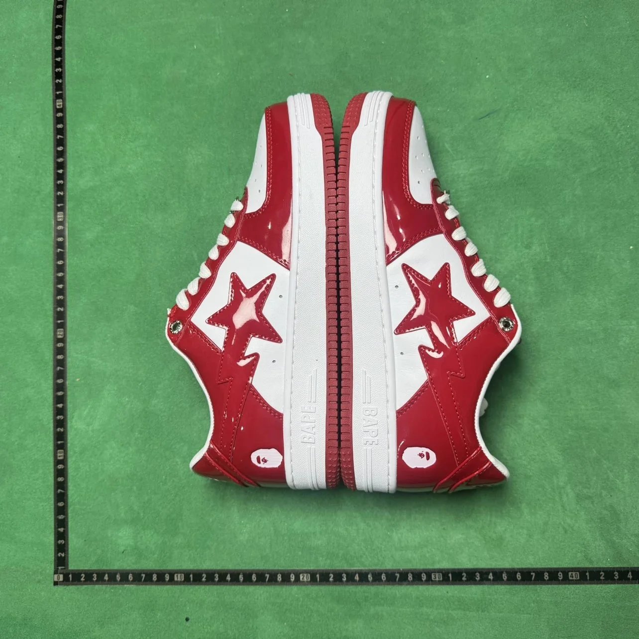 BAPE Sneakers Low-Top Shark and Star Graphic image 11