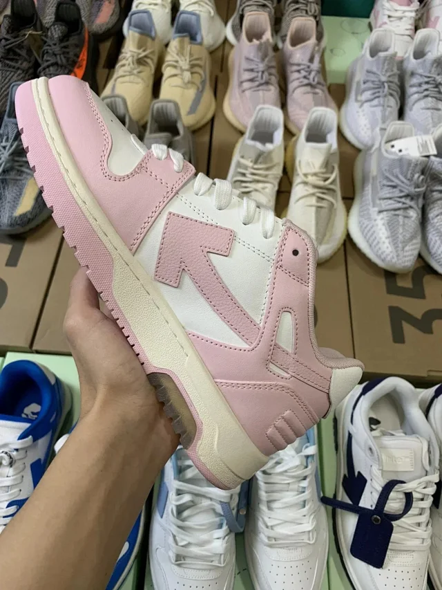Off-White Sneakers Low-top lace-up with arrow appliqué and detachable lace tag product detail image 4