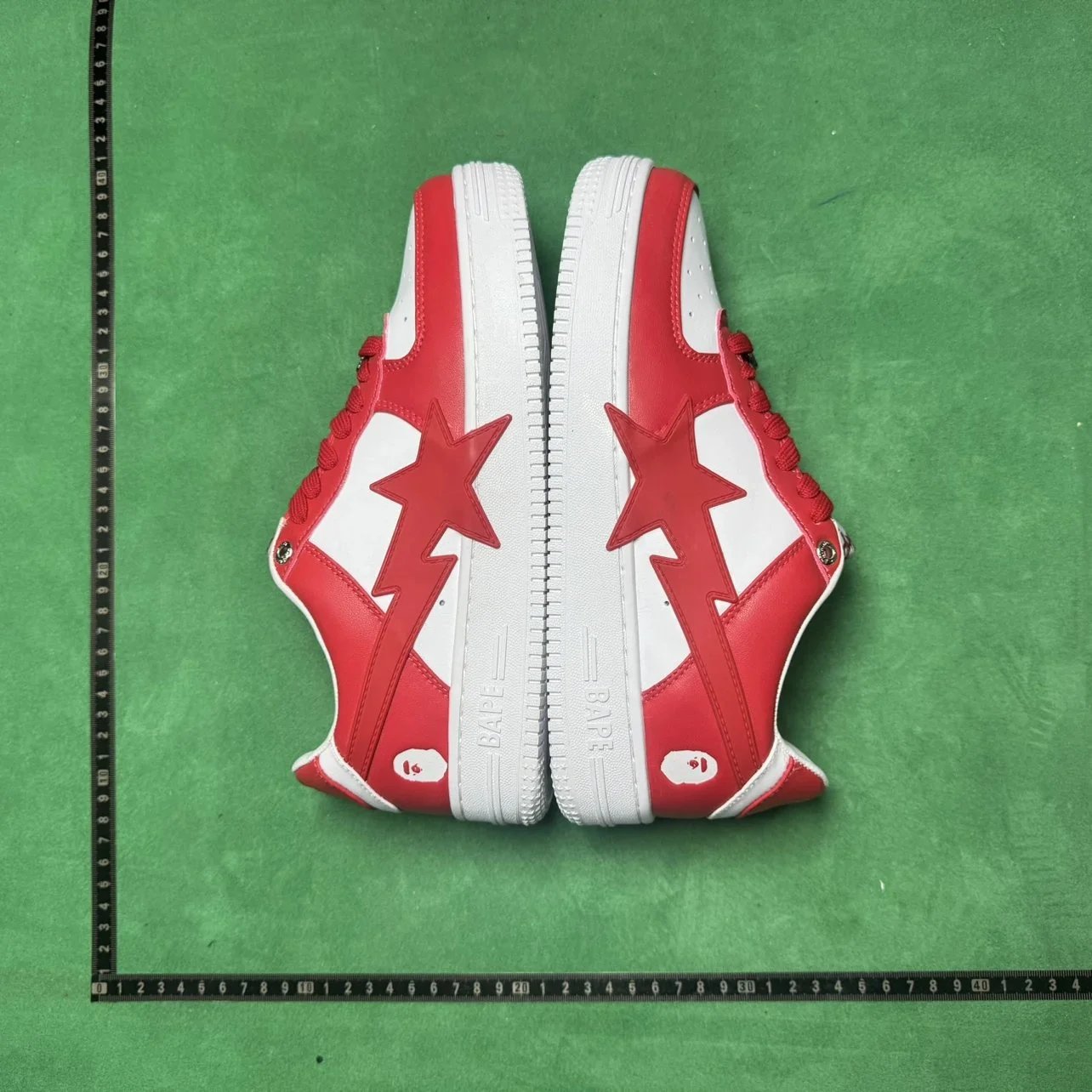 BAPE Sneakers Low-Top Shark and Star Graphic image 4
