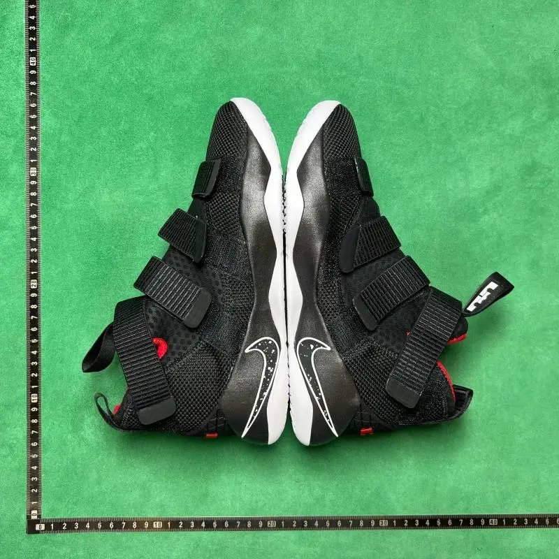 Nike Sneakers LeBron Soldier 11 Basketball — 2