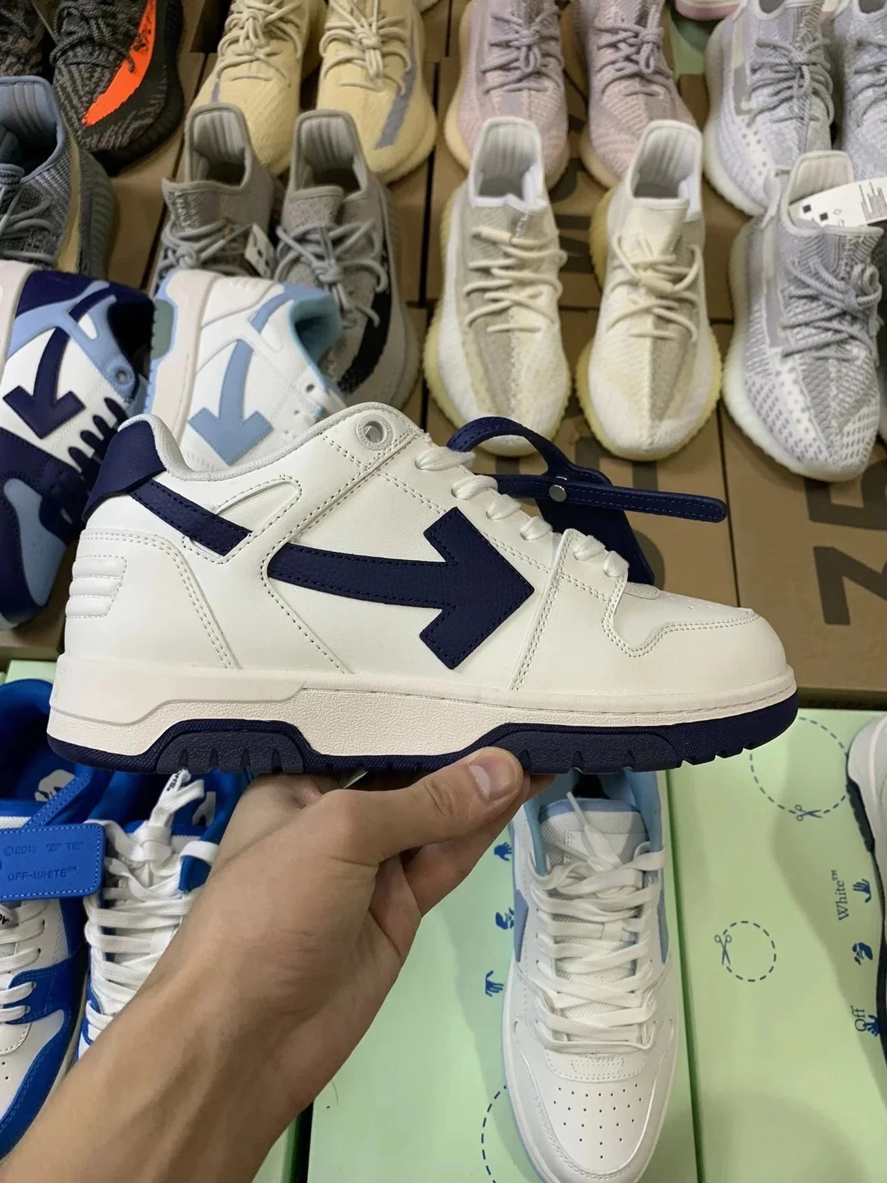 Off-White Sneakers Out Of Office low-top arrow image 14