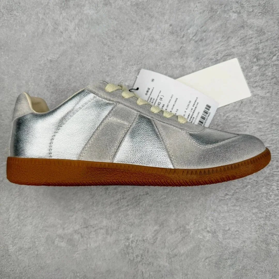 Unbranded Sneakers Low-top lace-up with suede overlays and gum soles image 5