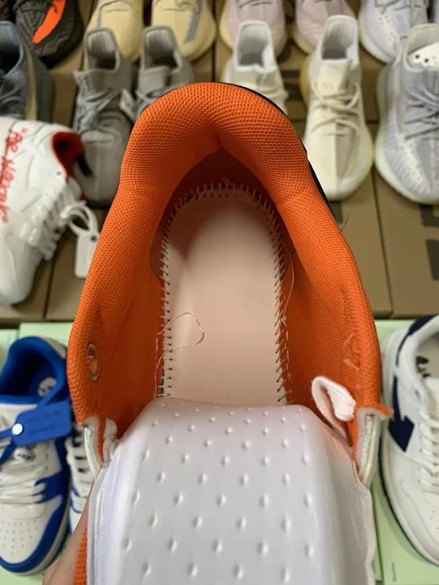 Off-White Sneakers Low-top arrow with zip-tie tag product detail image 26