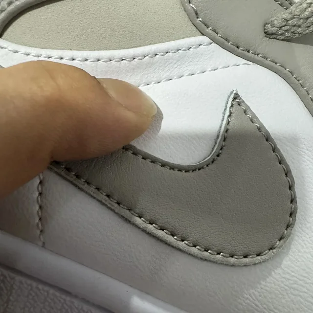 Nike Sneakers Air Jordan 1 Mid product detail image 16