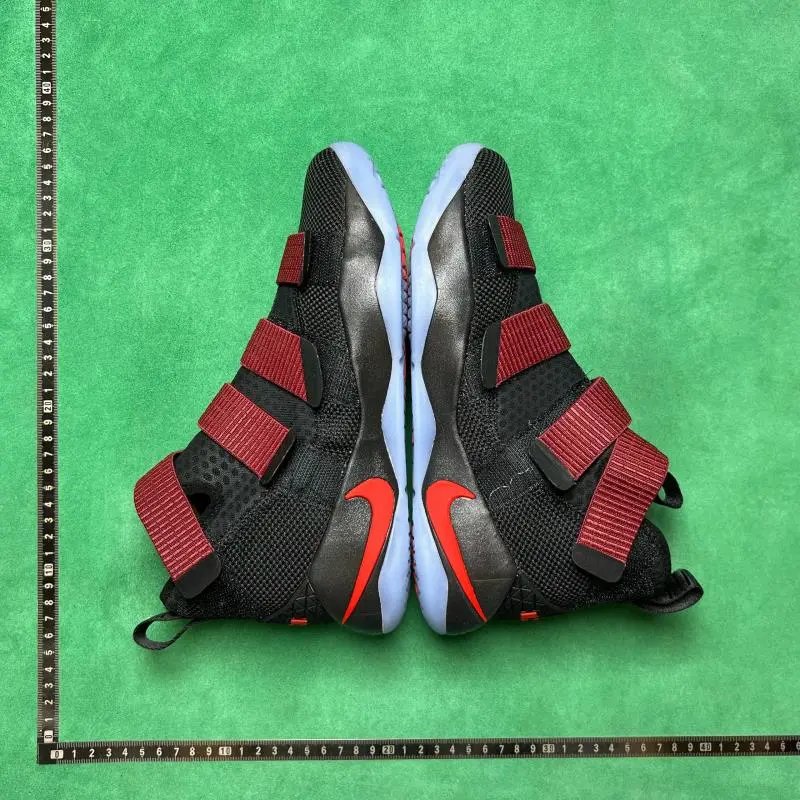 Nike Sneakers LeBron Soldier 11 Basketball — 4