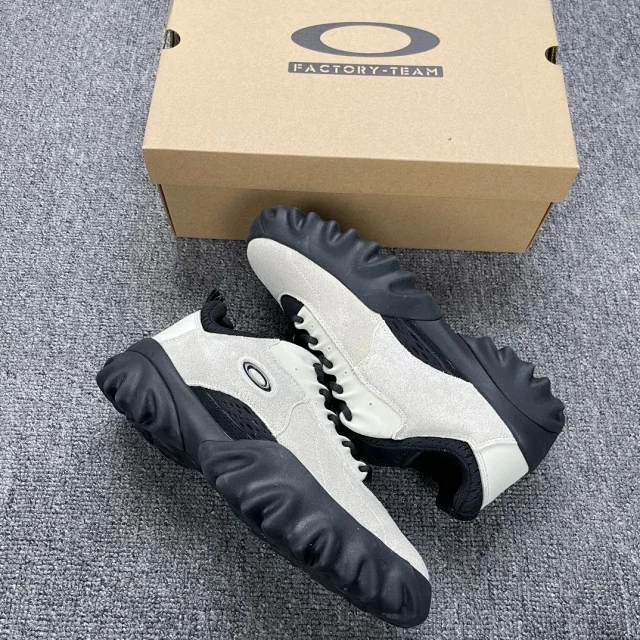 Oakley Sneakers Low-Top with Sculpted Sole product detail image 18