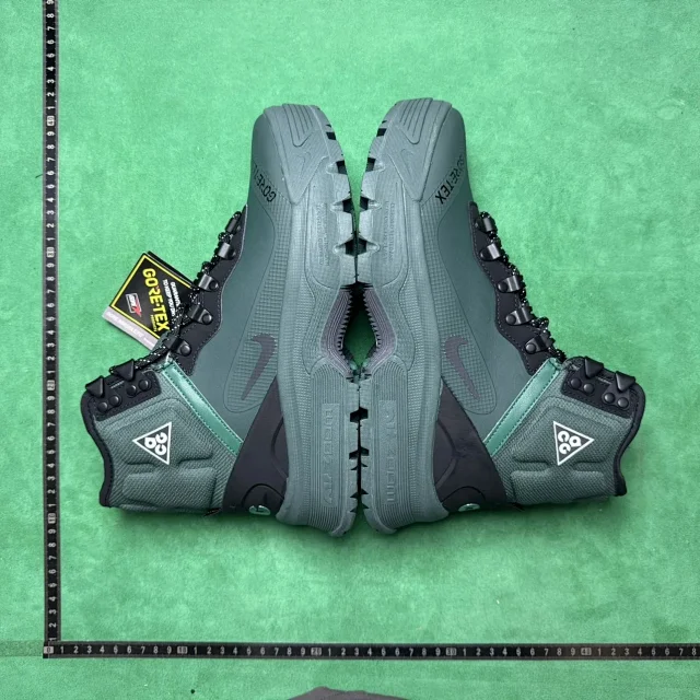 Nike Boots ACG GORE-TEX hiking product detail image 40