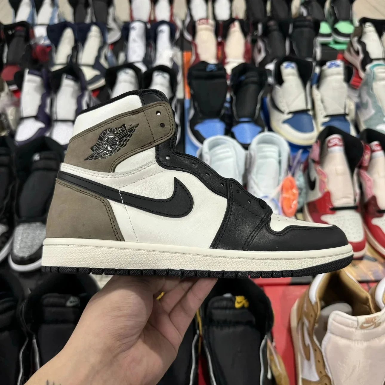 Nike Sneakers Air Jordan 1 High-Top image 14