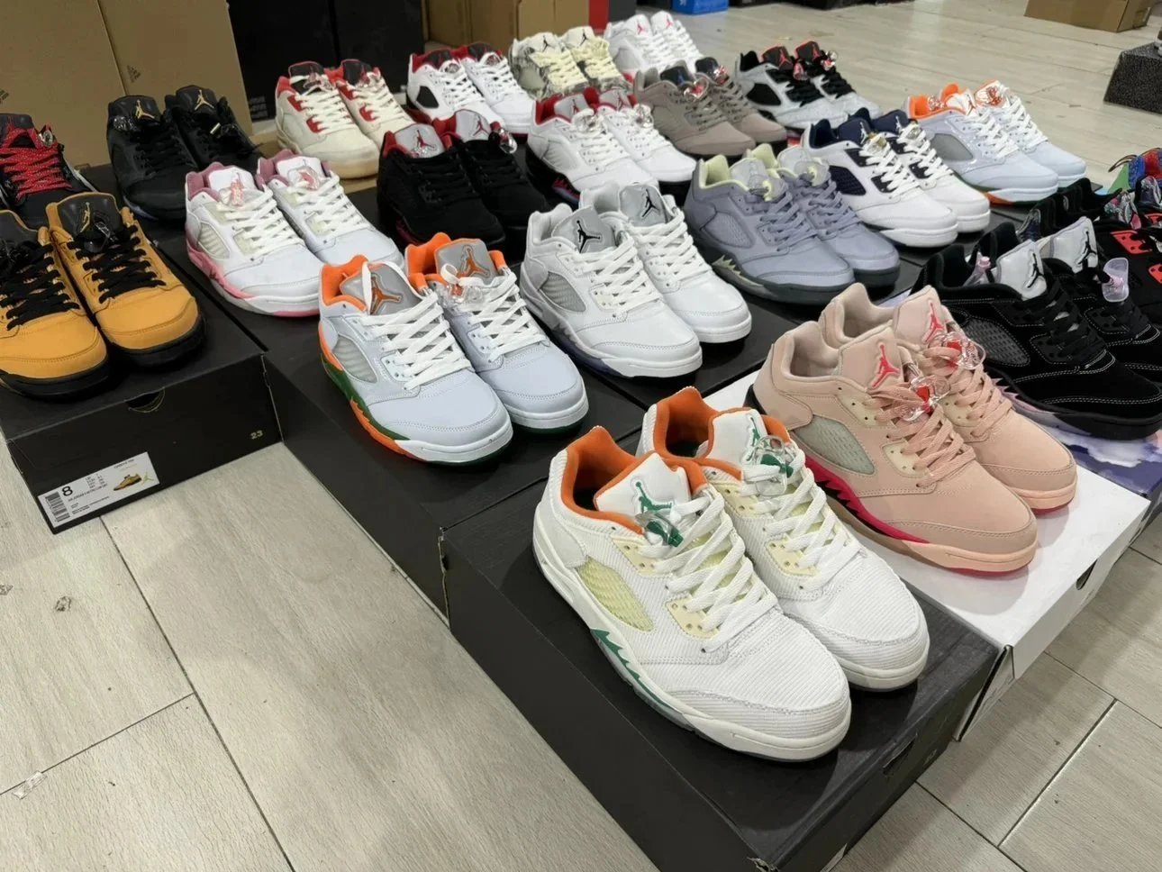 Jordan Sneakers Air 5-style low-top image 2