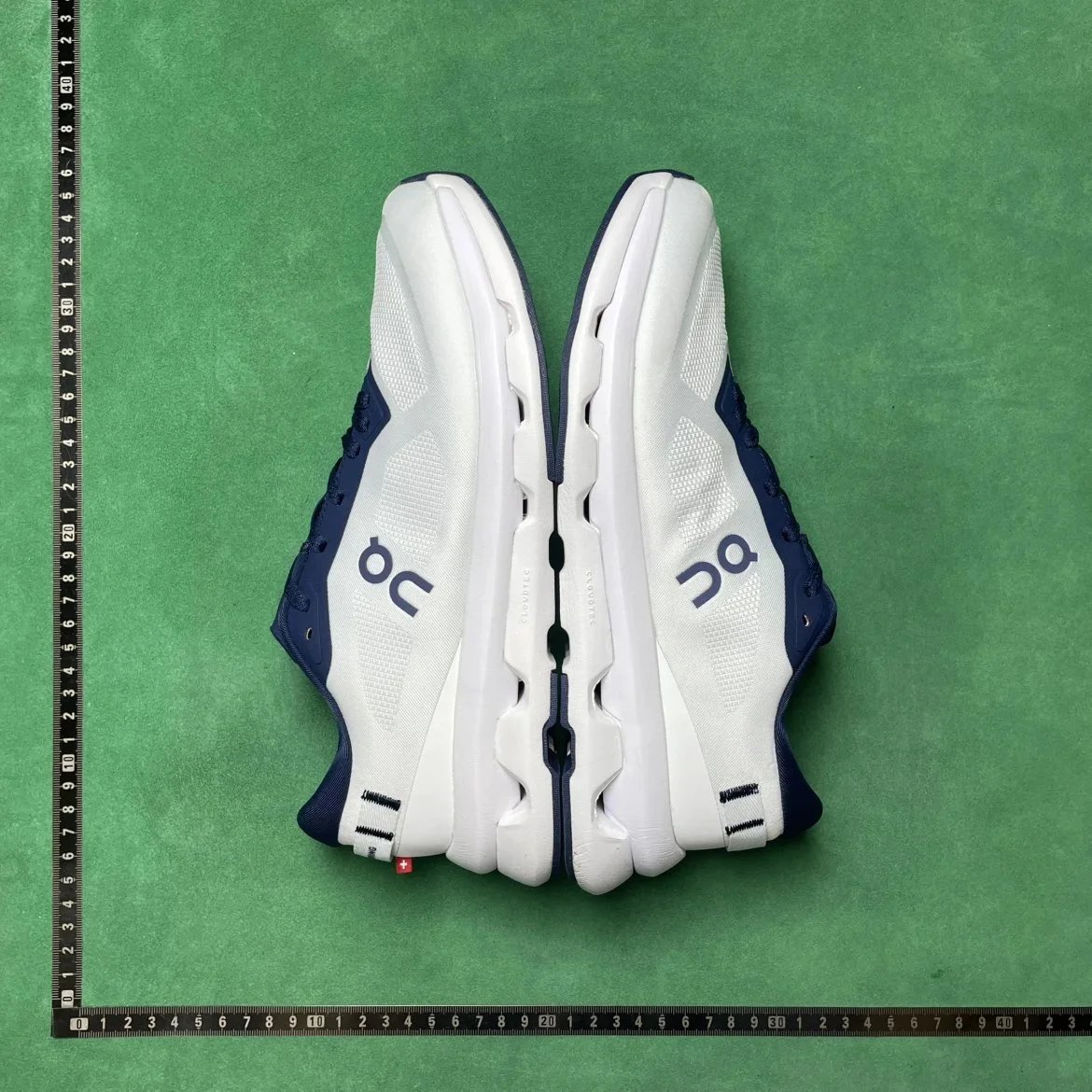 On Sneakers Low-Top Mesh with CloudTec Sole image 2