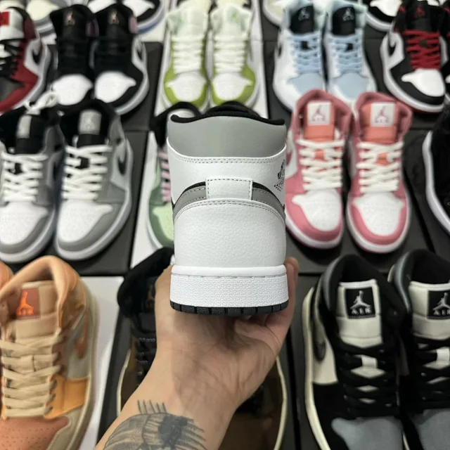 Nike Sneakers Air Jordan 1 Mid product detail image 3