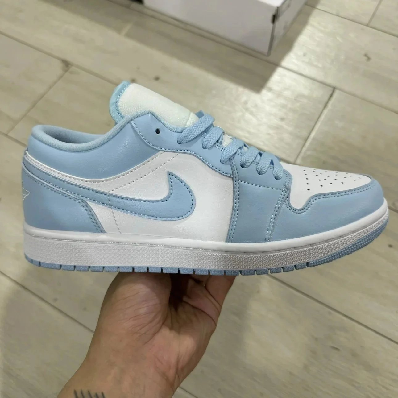 Nike Sneakers Air Jordan 1 Low image 4