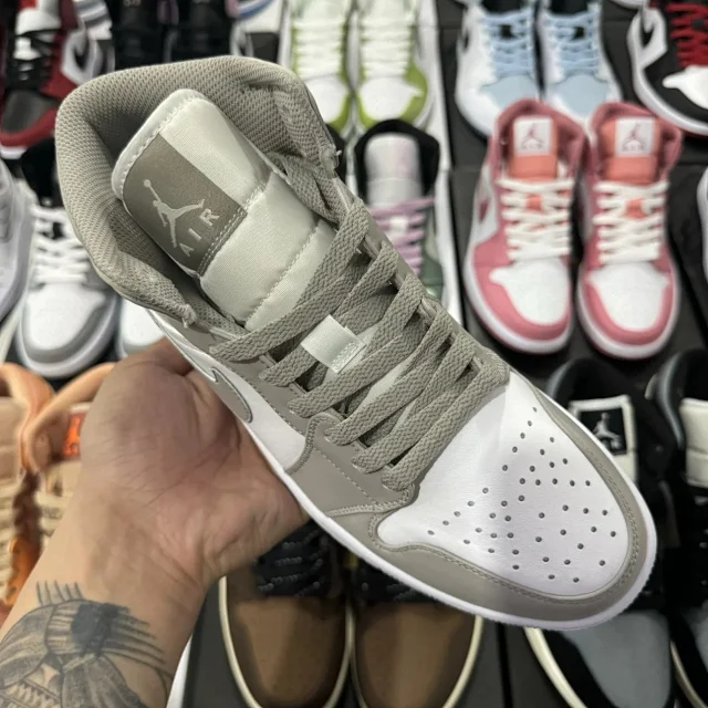 Nike Sneakers Air Jordan 1 Mid product detail image 14