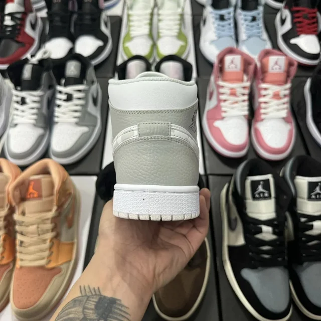 Nike Sneakers Air Jordan 1 Mid product detail image 21