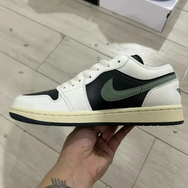 Nike Sneakers Air Jordan 1 Low product detail image 3