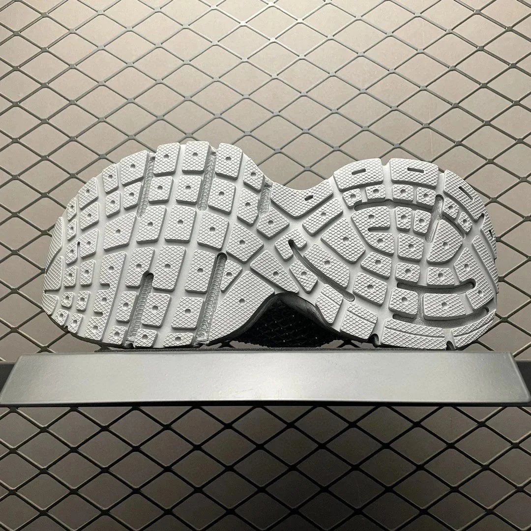 Balenciaga Sneakers 3XL mesh-overlay image 11